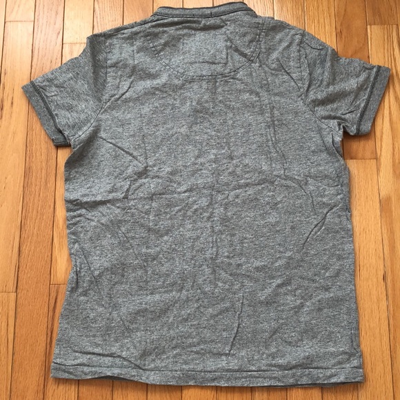 Abercrombie & Fitch - Picture 2 of 4